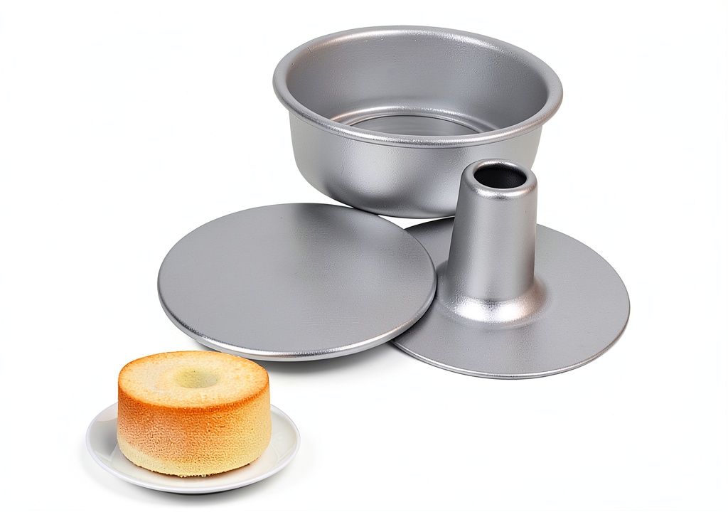 GEUGECY chiffon cake pan in a modern kitchen